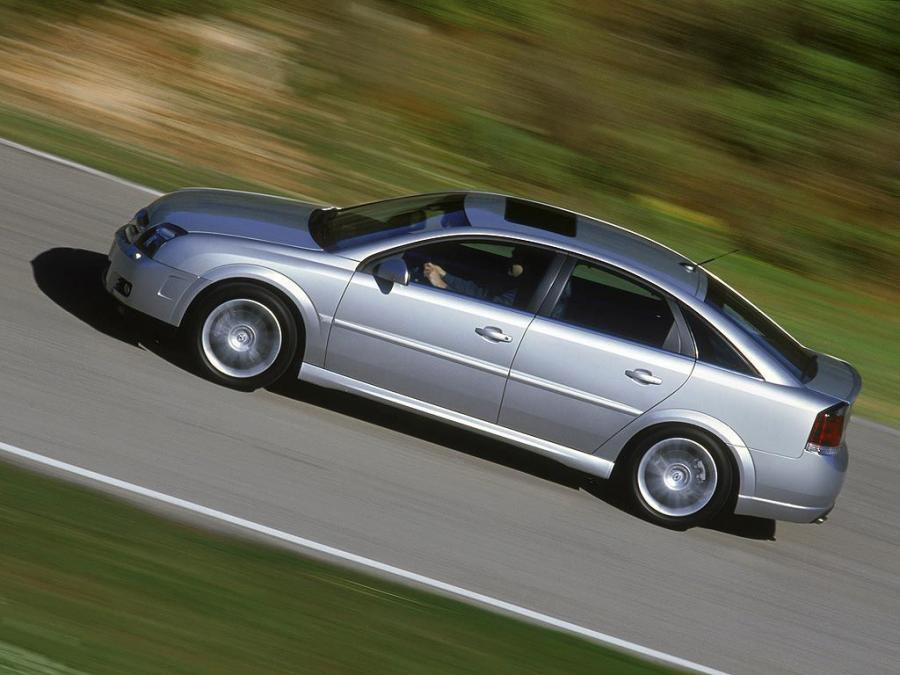  Opel Vectra GTS 2002 года  (фото 13 из 28)
